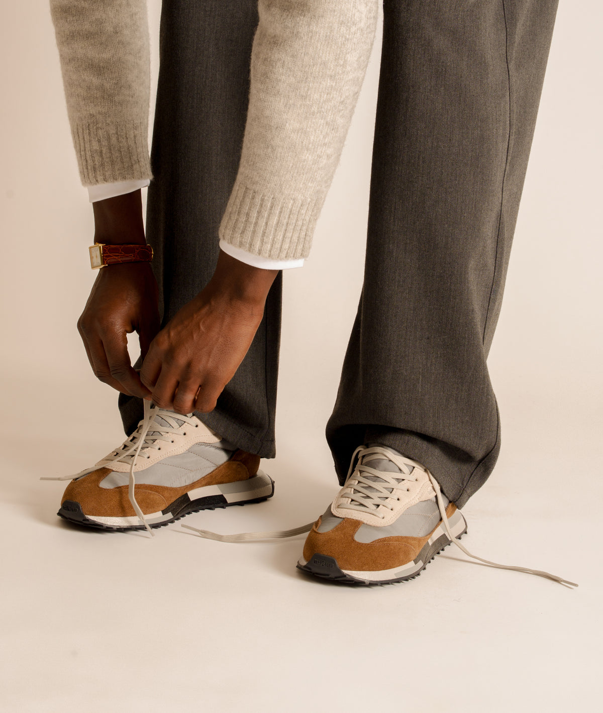 Ghōud Rush M9 Fog Grey and Tobacco